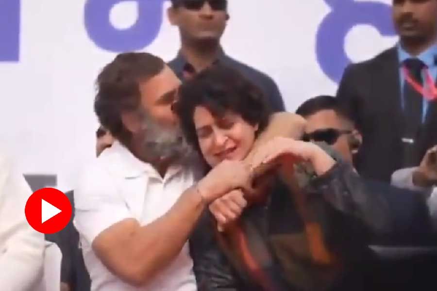 He is mine...! Rahul-Priyanka reunites with younger sister, hugs and kisses, India pair