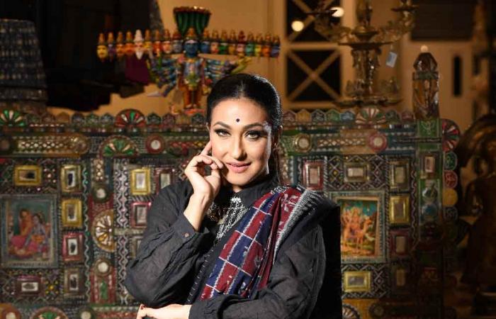 CIMA Art Gallery | Durga Puja 2022: Actress Rituparna Sengupta goes for puja shopping at Cima Art Gallery dgtl